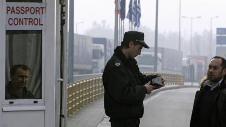 Украинци и молдовци влизат в ЕС с фалшиви БГ лични карти  