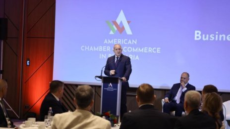 Радев кани американски компании да реализират инфраструктурни проекти у нас