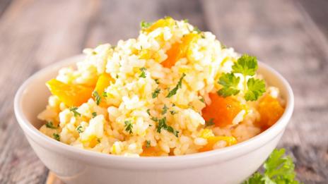 Ориз с моркови и печени орехи