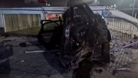 23-годишен е шофьорът, забил се в автосалон в Пловдив