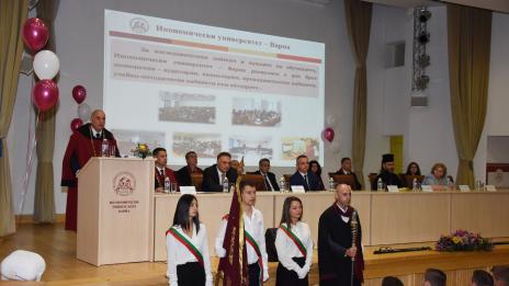 ИУ - Варна, прие с 15% студенти повече от държавната поръчка