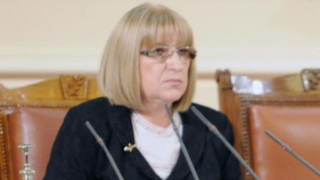 Депутати на косъм от бой