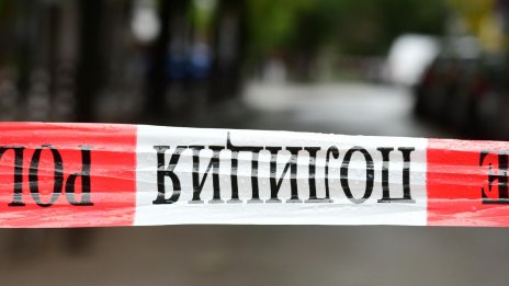 Метална врата смаза охранител в Добрич