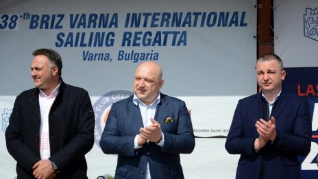 Министър Кралев: ММС ще финансира проект за ремонт на водна спортна база „Бриз“ във Варна