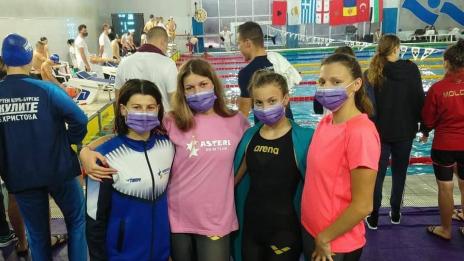 "Астери" на 1 място при жените на държавното по плуване