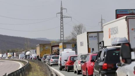 Трафикът на границата с Турция е натоварен