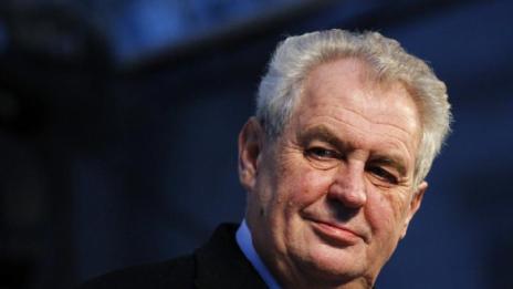 Президентът на Чехия прие оставката на правителството