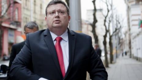 Съкратени работници от фабриката във Ветрен сезираха прокуратурата