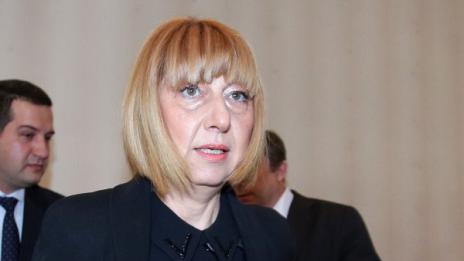 Учениците ще имат 1 учебник по предмет, но различни помагала