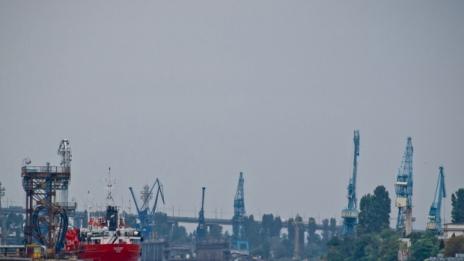 България с нов кораб за борба с нефтените разливи до края на 2016 г