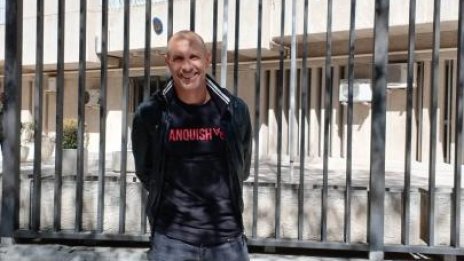 Бившият национал Мартин Петров гласува с кучето си