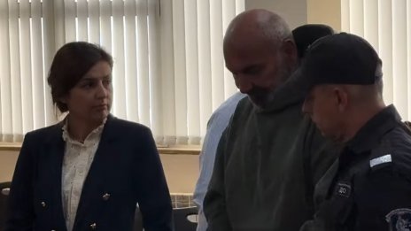 Няма намерено оръжие, заяви защитата на Мегеров в съда