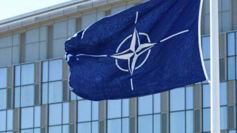 НАТО създаде кризисен щаб за военната операция на Турция в Сирия