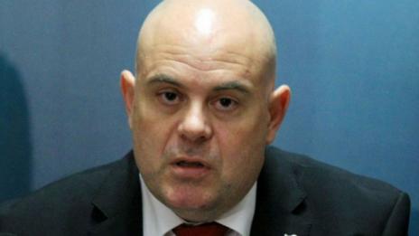 Прокуратурата възложи проверки при продажбата на лекарствени продукти и храни