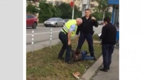 Гратисчията в белезници псувал контрольорите. Ще бъде съден