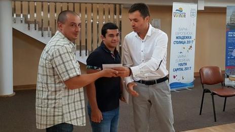 Общината награди Владо Урумов и треньора му