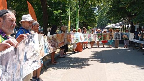 20-метровa картина изненада туристите във Варна (СНИМКИ)