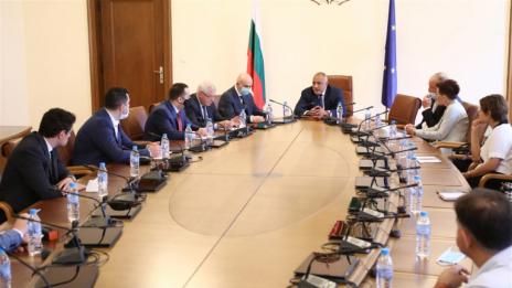 Определиха реда за помощ при основни туристически услуги