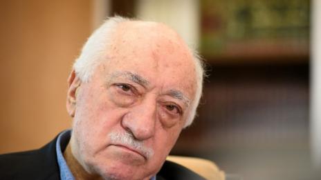 Три години след преврата: Танцът на Ердоган и Гюлен