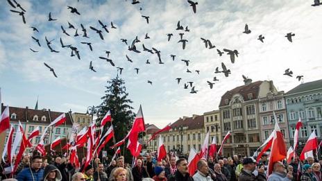 Хиляди на протест в Полша
