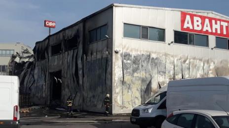 Двама са пострадалите при пожара в склад в „Красна поляна“