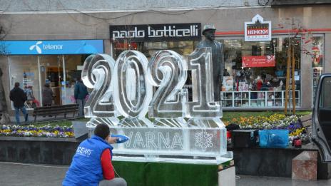 Поставиха ледени фигури 2021 Варна
