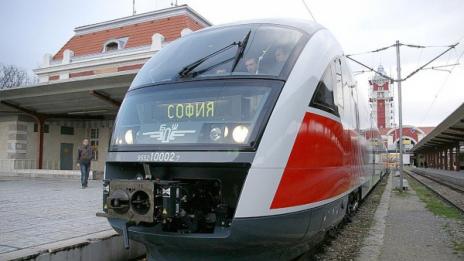 Децата пътуват безплатно с всички влакове на 1 юни