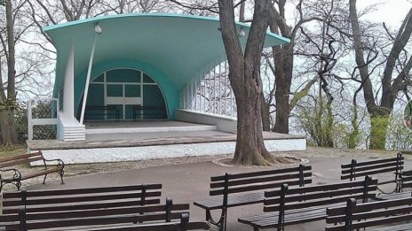 Богата програма предлага през август сцена „Раковина“ в Морската градина