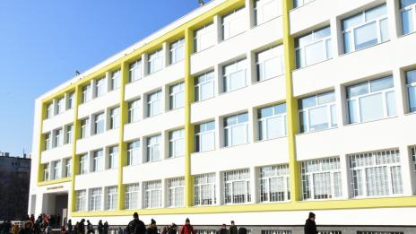 Учениците от СУ&quot;Найден Геров&quot; се върнаха в ремонтираните си класни стаи (СНИМКИ)