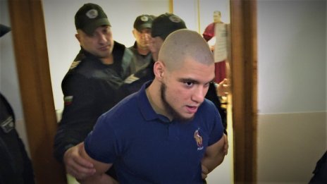 Прокурорският син излиза под домашен арест, ще го следят със сателит