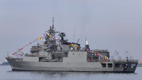 И гръцка военна фрегата ще пази търговските кораби в Червено море