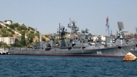 Руски катери са принудили турски кораб в Черно море да промени маршрута си