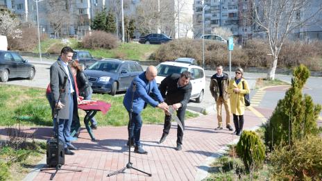 Откриха три обекта по европейски проект за естетизация на градската среда (СНИМКИ)
