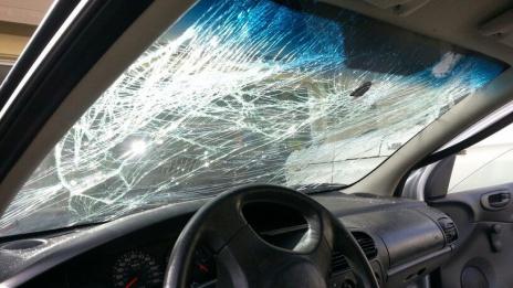 Мъж потроши два автомобила във Варна