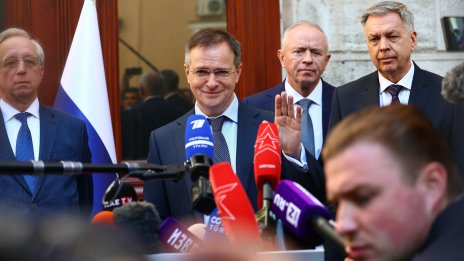 Определиха делегациите, които ще преговарят за мир в Украйна