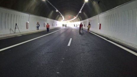Ограничават движението на камиони над 12 т в тунел "Ечемишка"