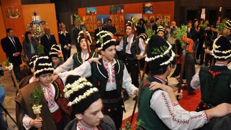 Коледарски наричания огласиха община Варна (СНИМКИ)