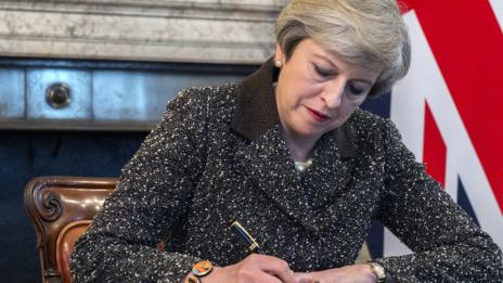 Лично Тереза Мей вече ще води Brexit