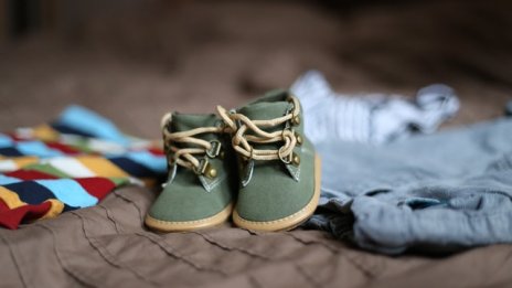 Важни правила при пазаруване на бебешки дрехи