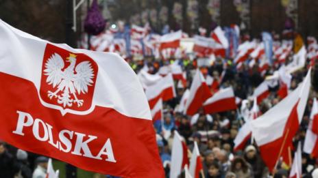 Стотици поляци протестират срещу рязането на права на кметове и съдии