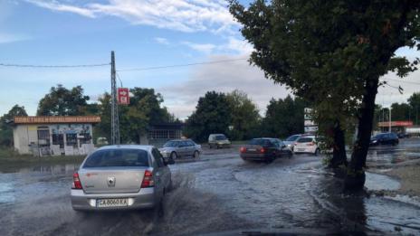 Обявиха жълт код за порои в 6 области