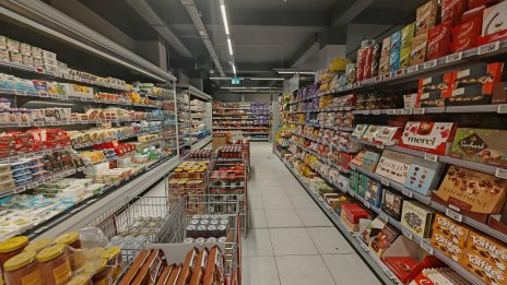 КНСБ отбелязва незначително изменение в цените на продуктите в малката потребителска кошница
