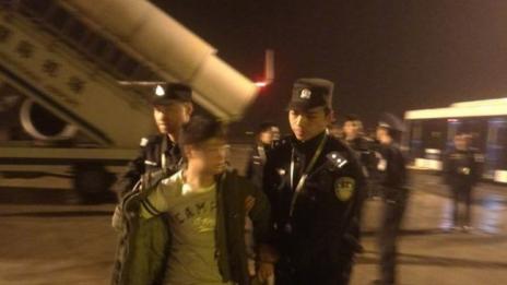 Самолет кацна аварийно заради пътник с халюцинации