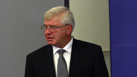 Заради писмо зад гърба: Ананиев иска оставката на шефа на Касата  