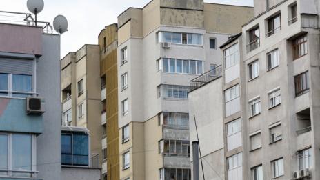 Кметове искат незабавно размразяване на програмата за саниране