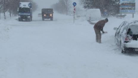 Румъния е с оранжев код за снеговалежи, затворени са магистрали