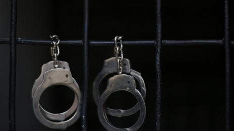 Джебчийка роди в затвора, не й позволиха да излезе