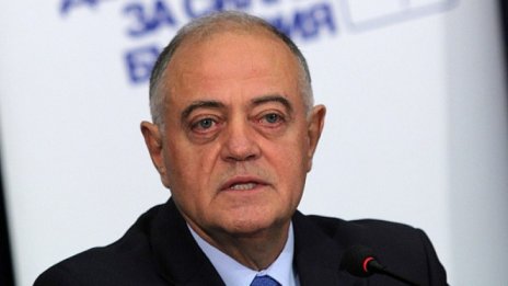 Ген. Атанасов се оттегля от шефския пост в комисията за контрол над службите