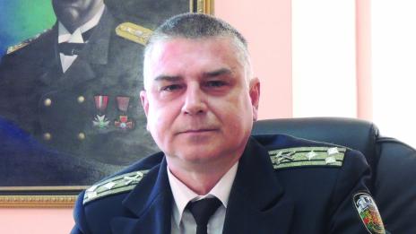 Капитан I ранг Атанас Змийчaров: Много различна става службата на нови кораби