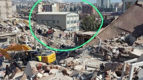 Чудо: Сгрaдата на Камарата на строителните инженери в Турция не помръдна от трусовете 